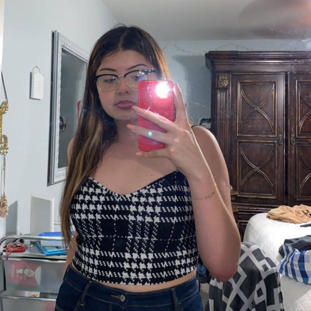 Meet your Posher, Fernanda